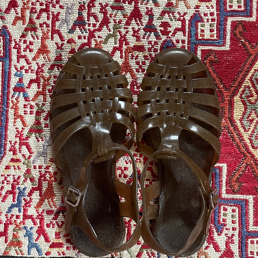 Salter House jelly fisherman sandals